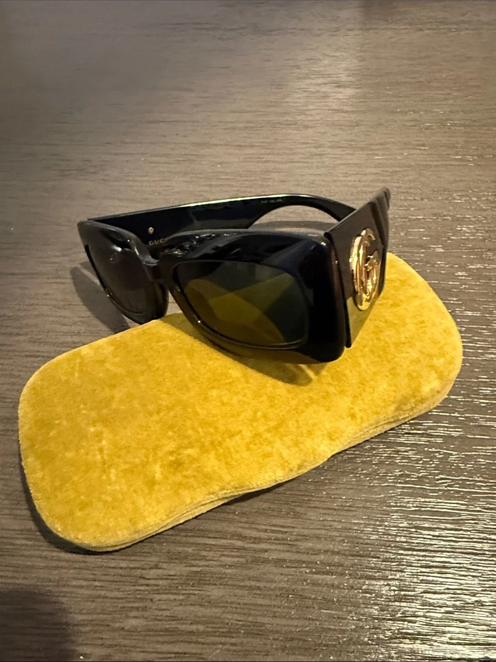 LIKE NEW! GUCCI Black Women's Sunglasses with GOLD GG!!